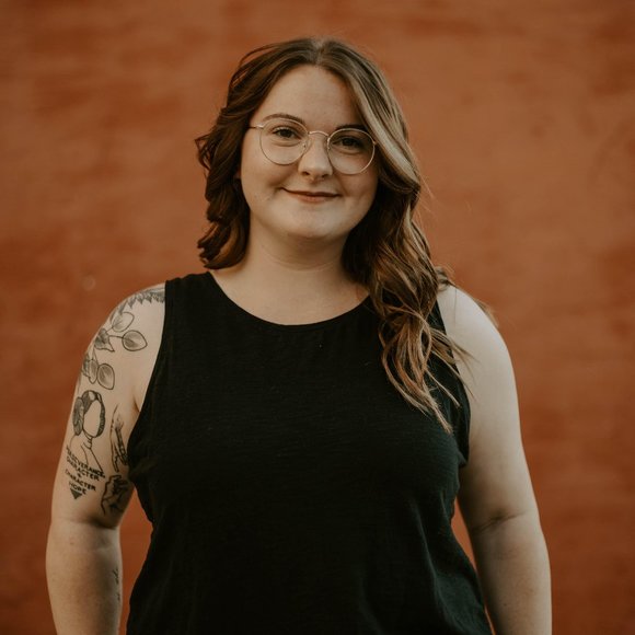 Meet your Posher, Lindsey - Picture 1 of 2